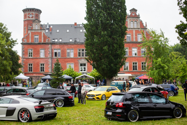 “Stance against cancer” – Auto-Tuning Treffen fiel nicht ins Wasser
